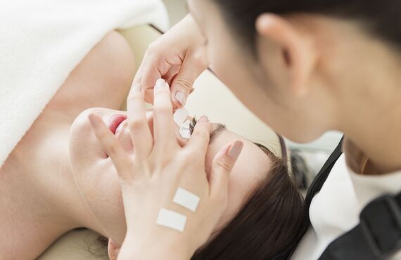 30代のお客様のお悩みを解消いたします | 天神で自然なマツエクを行うEyelashsalon Mom 